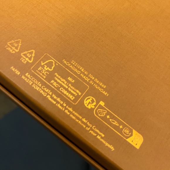 LV Almost New box Louis Vuitton with gift paper - Picture 4 of 4